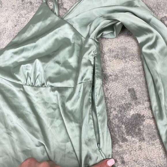 New WAYF Cold Shoulder Tie Strap Satin Cami In Sage Sea Green Sz M - Picture 6 of 11